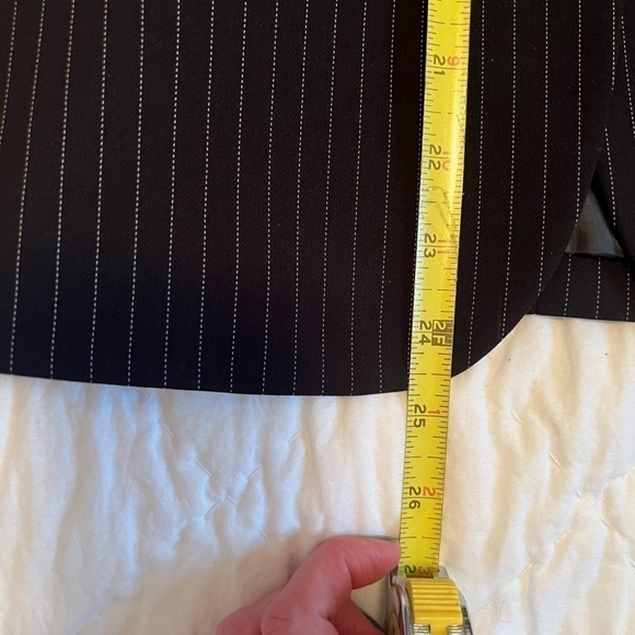 Tahari ASL BLACK & white pin stripe classic 3 button blazer SIZE 4 EUC - Picture 7 of 11